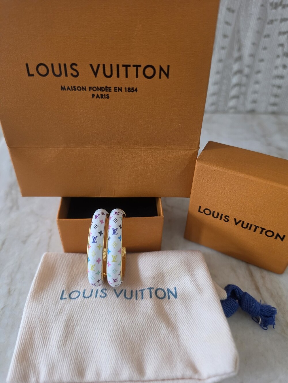 Gold and Multicolor Hoop Earrings Indistinguishable! Comes W/gift๐๐ฅ๐ฅ๐ - Picture 9 of 10